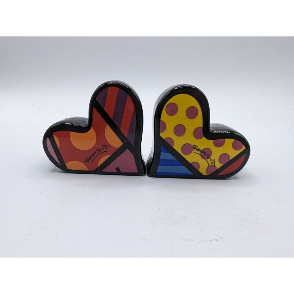 SET OF ROMERO BRITTO HEART SHAPED SALT AND PEPPER SHAKERS - Picture 9 of 9